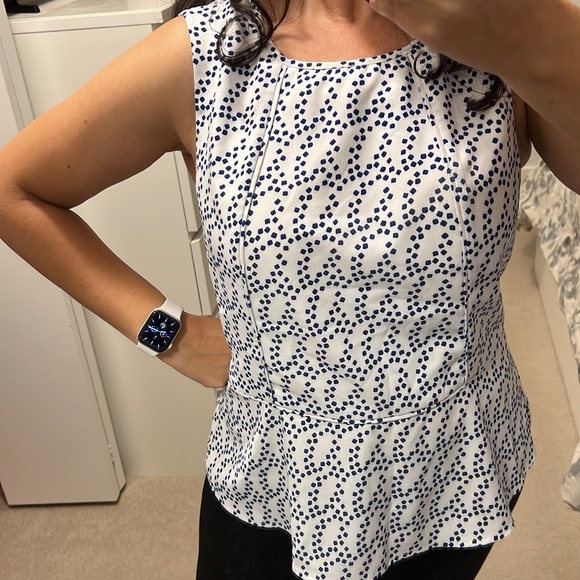 Gorgeous Banana Republic Fabric Top - Picture 4 of 7